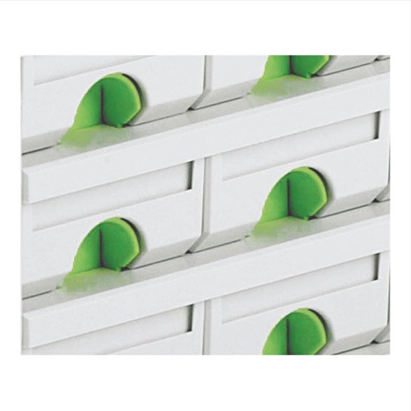 Auftragen von Klebstoff auf eine industrielle Maschine