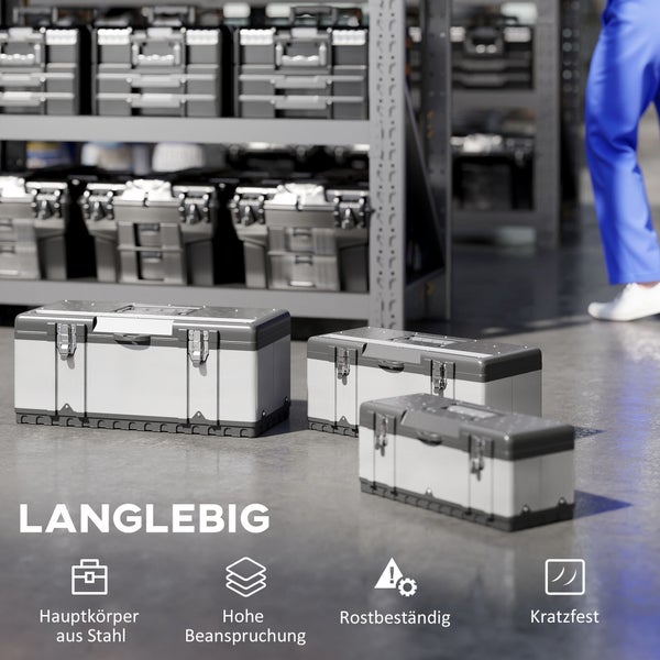 Drei Aluminium-Werkzeugkisten unterschiedlicher Größe, die übereinander gestapelt sind