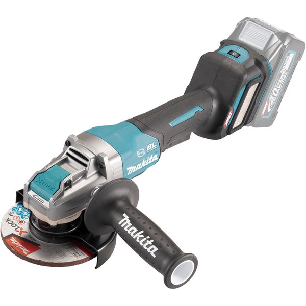 Türkis-schwarzer Makita Akkumulator-Winkelschleifer 40 Volt maximum XGT mit X-LOCK System, Seitengriff und Schleifscheibe.