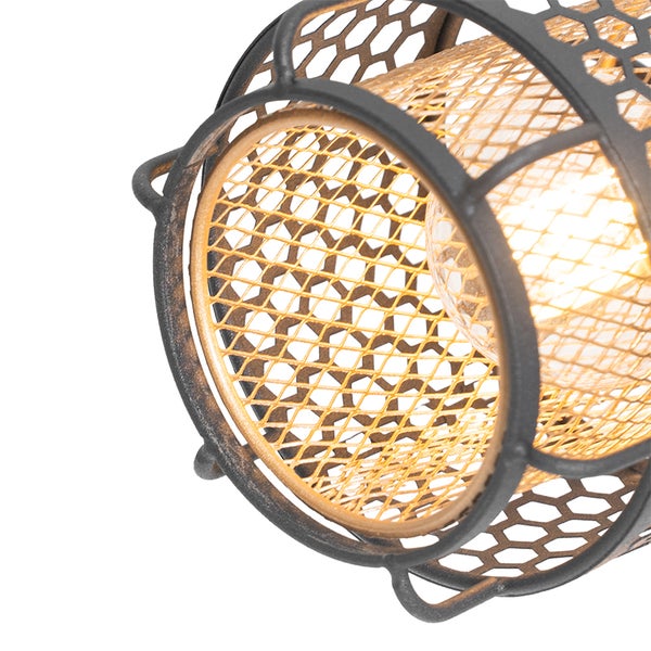 Detailansicht einer Deckenleuchte mit Metallkäfig