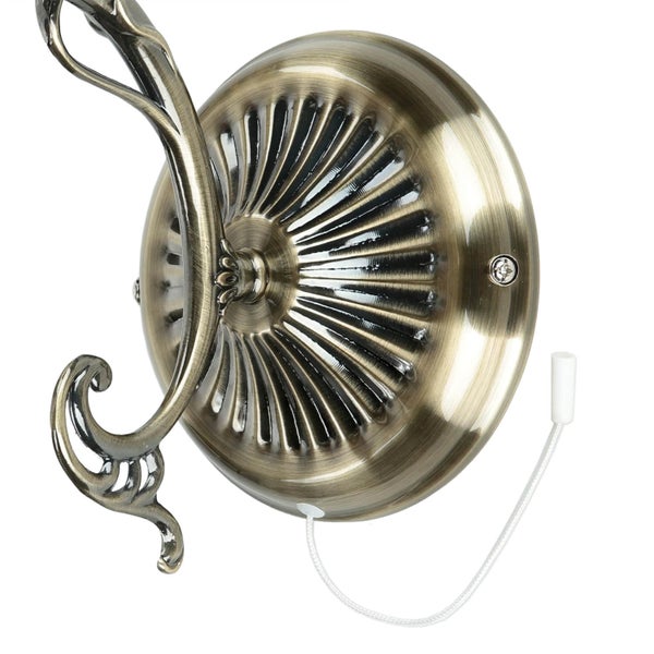 Deckenleuchte aus Metall mit Zugschalter