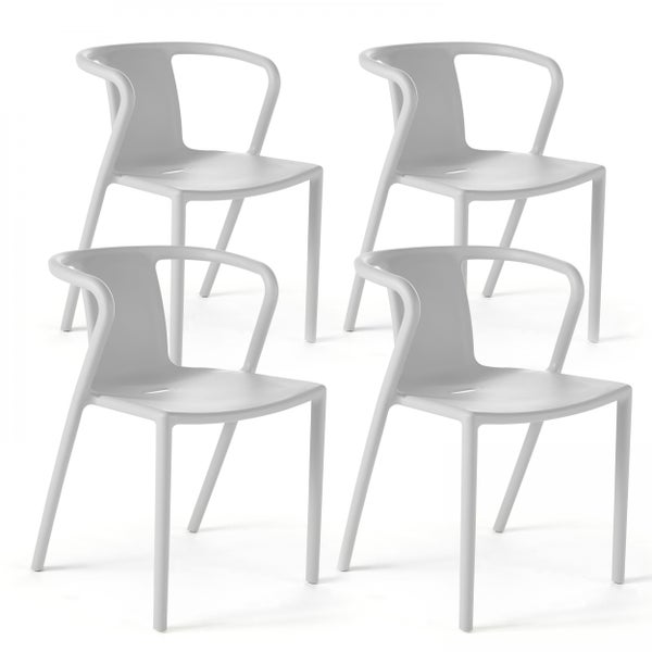 Set aus vier grauen Kunststoffstühlen in modernem Design mit Armlehnen.