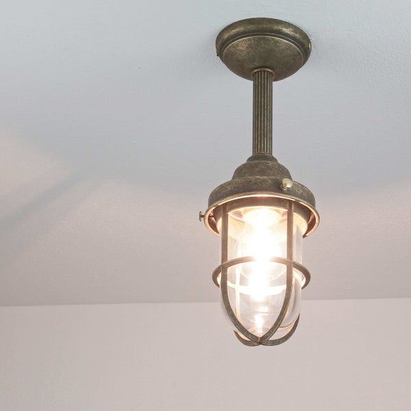 Deckenleuchte mit Glasabdeckung und Metallgehäuse