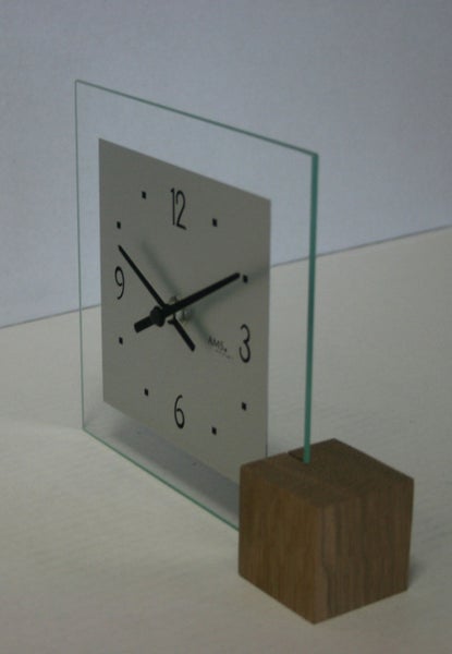 AMS 104 Tischuhr modern aus Holz, Aluminium und Glas