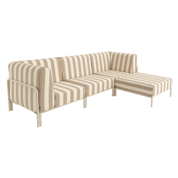 Gestreiftes Garten-Ecksofa mit Hocker und Metallrahmen.