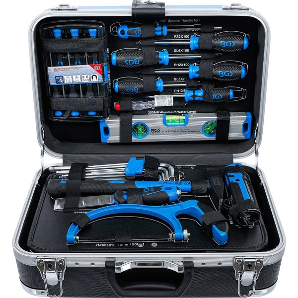 Werkzeugkoffer mit Schraubendrehern, Wasserwaage, Hammer, Säge und weiterem Werkzeug