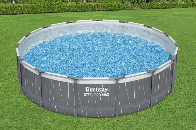 Bestway Steel Pro Max Aufstellpool, rund, mit grauem Stahlrahmen und gemusterter Außenwand auf einer Rasenfläche.