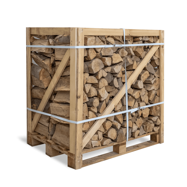 Brennholz in Holzkiste auf Palette gestapelt