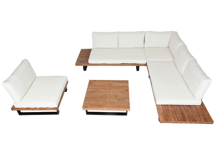 Modernes Garten-Lounge-Set aus Holz mit Ecksofa, Sessel, Tisch und hellen Polstern auf schwarzen Metallbeinen.