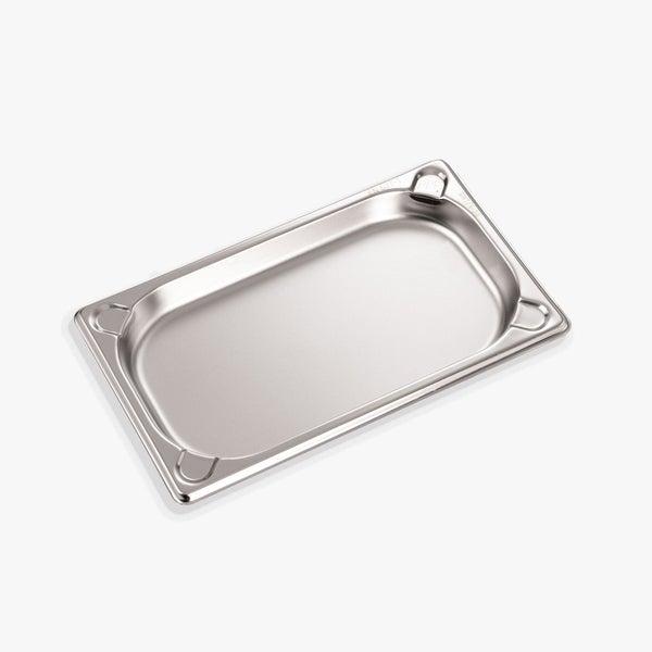 Gastronormbehälter aus Edelstahl, Format Gastronorm ein Viertel, Tiefe 20 Millimeter, stapelbar.