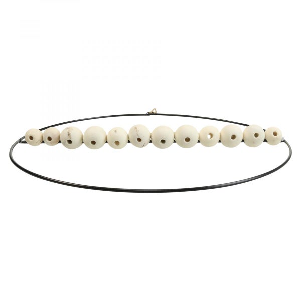 Dekorativer Ring mit Holzperlen für Innendekoration