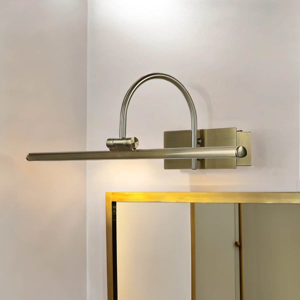 Wandleuchte zur Spiegelbeleuchtung im Badezimmer
