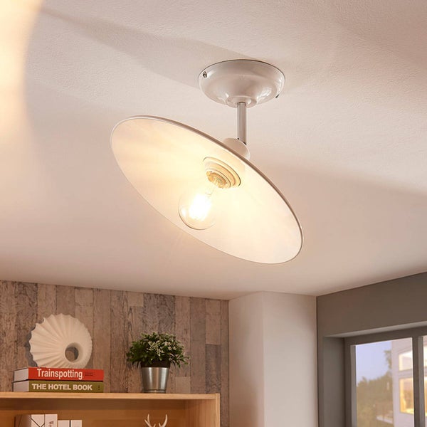 Graue Schubkarre für Gartenarbeiten