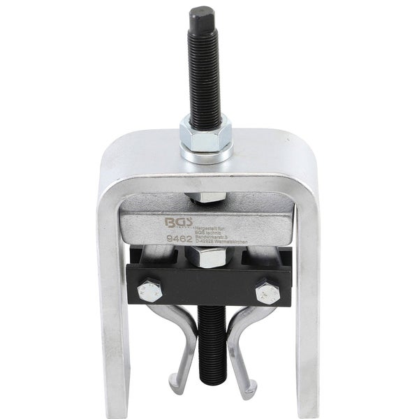 Werkzeugkoffer gefüllt mit Hammer, Schraubenschlüssel, Schraubendreher, Zange, Messwerkzeug, Lampe und Cutter