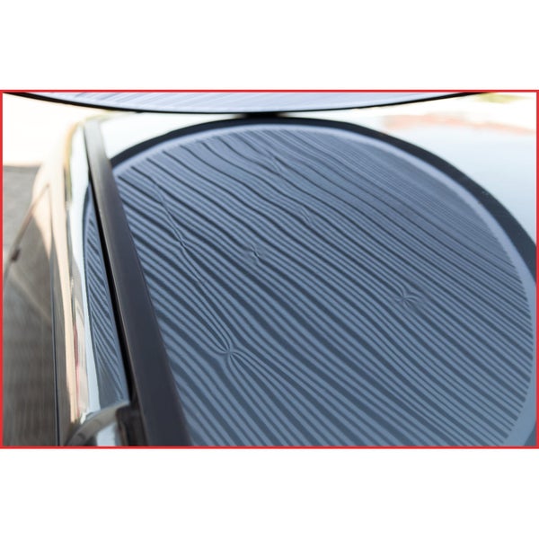 Reflektorbrett zur Erkennung von Dellen an einem Fahrzeug