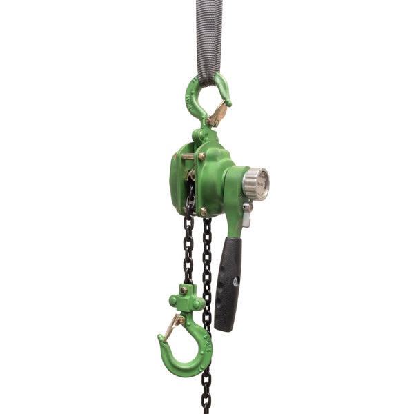 Manueller Hebelzug mit Lastkette und Haken zum Heben von schweren Lasten