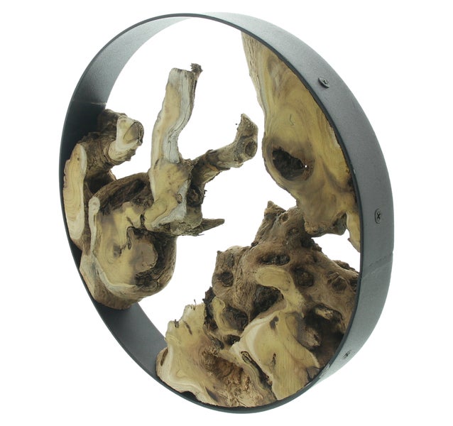 Wanddekoration mit Treibholz in Metallring