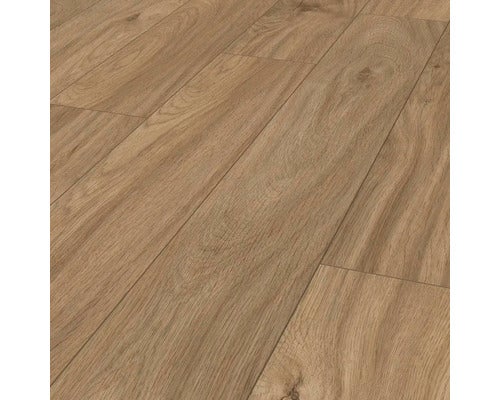 Verlegter Laminatboden mit Holzoptik