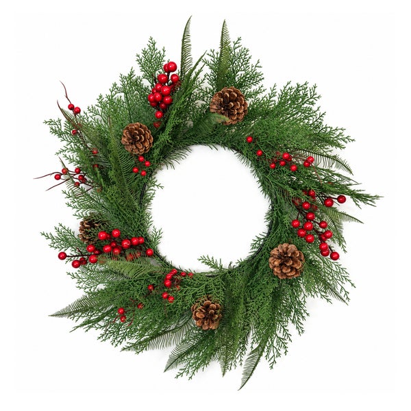 Künstlicher Weihnachtskranz mit Tannengrün, Zapfen und Beeren als weihnachtliche Dekoration.