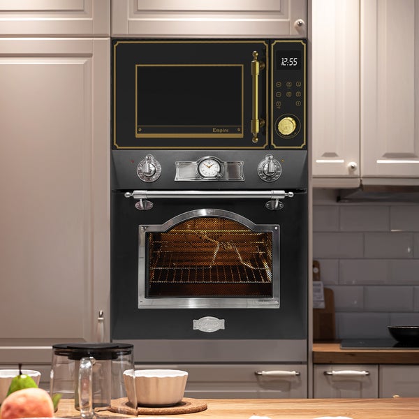 Einbau-Backofen mit integrierter Mikrowelle im Retro Design in eine helle Küche integriert.