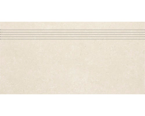 Beige Treppenfliese mit Trittkante