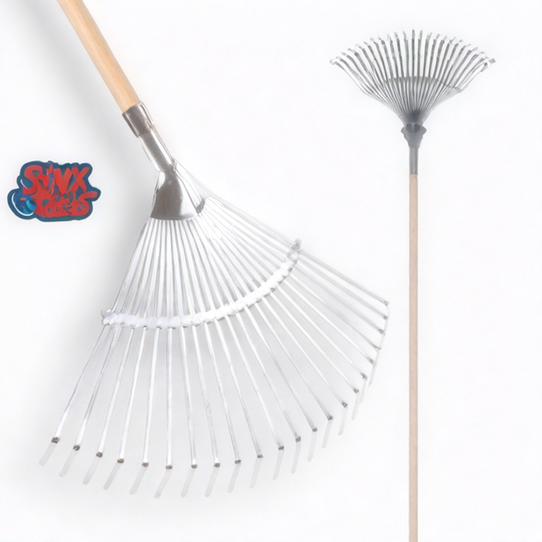 Fächerbesen mit Holzstiel und 22 Zinken aus Metall, Styx Tools Logo