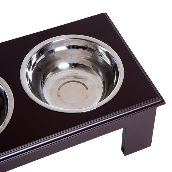 Erhöhte Hundebar aus dunkelbraunem Holz mit herausnehmbarem Edelstahlnapf.