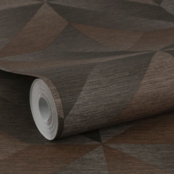 Tapetenrolle mit geometrischem Muster aus dunklen Dreiecken mit Holzoptik-Struktur.