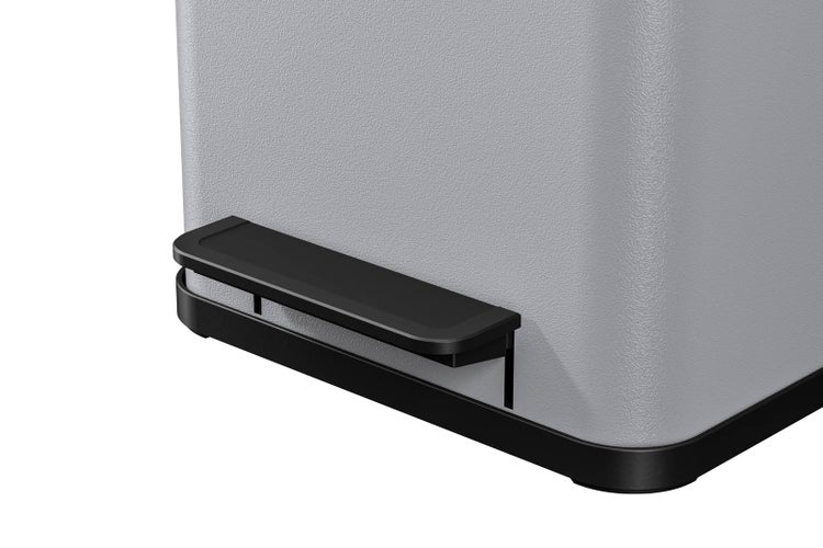 Detailansicht eines Treteimers mit Pedal