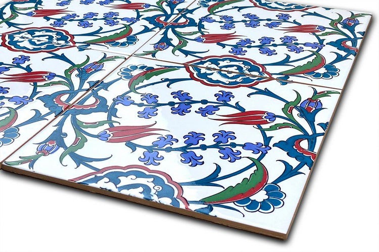 Keramikfliese mit Blumendesign für Wand und Boden