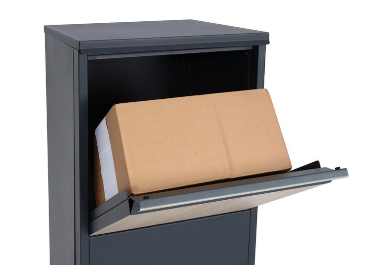 Paketbriefkasten mit Paket