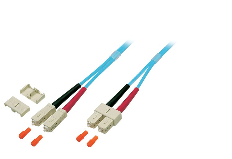 Lichtwellenleiterkabel mit Stecker und Schutzkappen