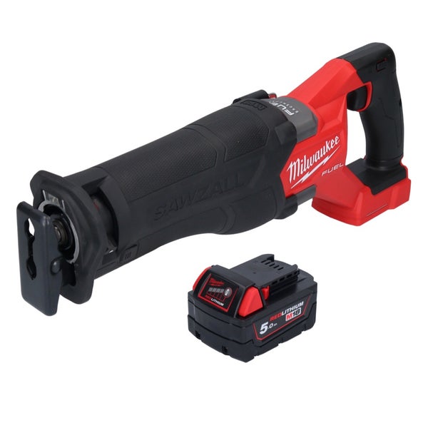 Milwaukee Akku-Säbelsäge M18 Fuel Sawzall mit einem 18 Volt und 5,0 Amperestunden Redlithium Akku.