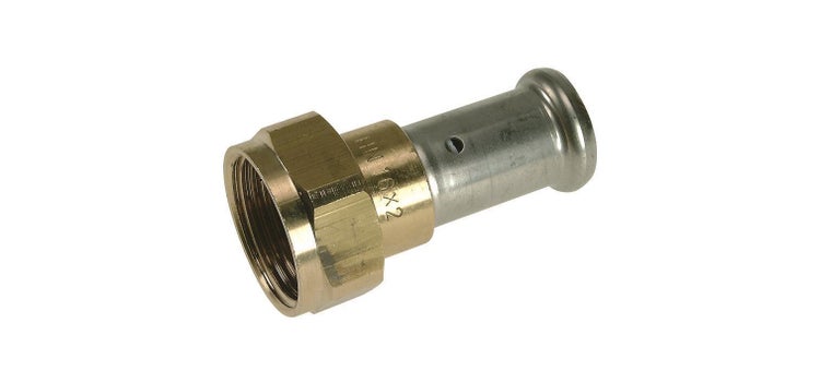 Pressfitting Übergang mit Innengewinde aus Messing für Verbundrohre, Größe 16 mal 2 Millimeter.