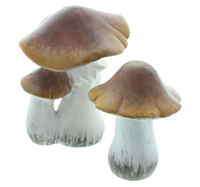 Zwei Pilz-Gartenfiguren aus Kunststein als dekorative Gartendekoration