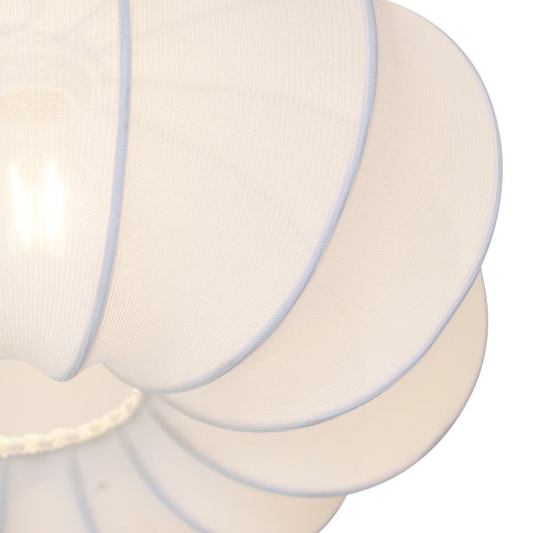 Moderne Deckenleuchte mit rundem gerafftem Stoffschirm in Weiß und bauchiger Form