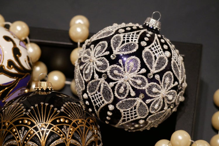 Kugel mit Stickoptik, Schwarz Glanz, 10cm, 1 Stck., Weihnachtsbaumkugeln, Christbaumschmuck, Weihnachtsbaumanhänger