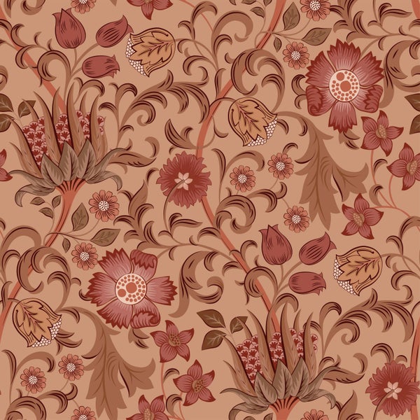 Hell gestalteter Flur mit floral gemusterter Tapete, Tür und Blick in einen Raum mit Wandpaneelen aus Holz.