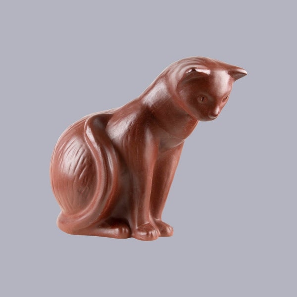 Dekorationsfigur Katze sitzend aus Terrakotta.
