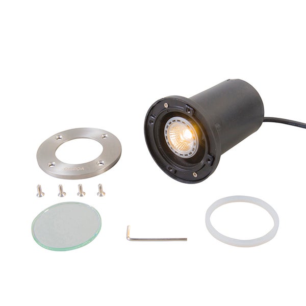 Schwarzes Bodeneinbaustrahler-Set mit Edelstahlring, QAZQA Logo, Glasabdeckung, weißem Dichtungsring, Schrauben und Innensechskantschlüssel.