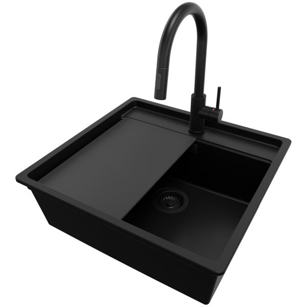 Schwarze Küchenspüle mit Abtropffläche und Armatur