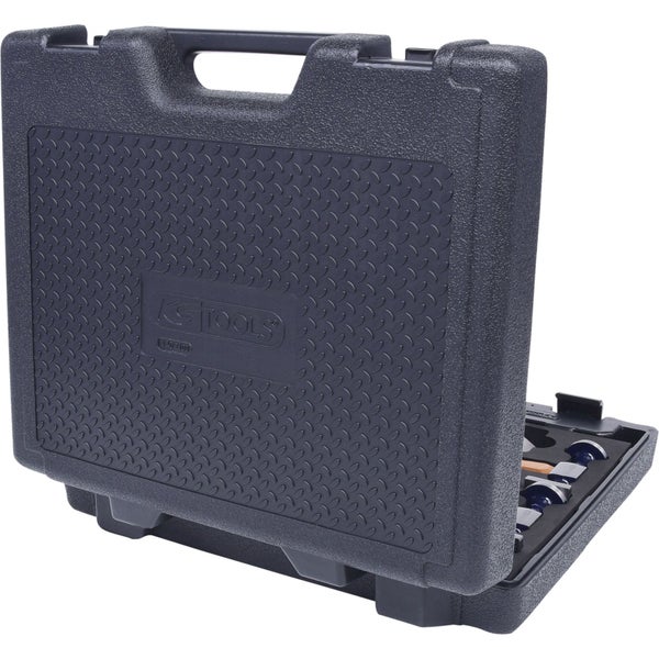 Werkzeugsatz im geöffneten Kunststoffkoffer der Marke KS Tools