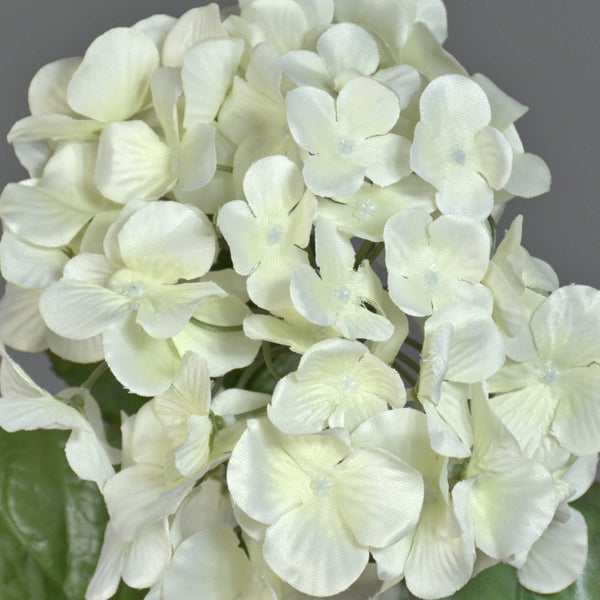 Künstliche Hortensie weiß mit grünem Stiel und Blättern.