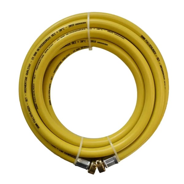 Aufgerollter Gasschlauch mit Verschraubungen fuer Gasflaschen und Gasgeraete