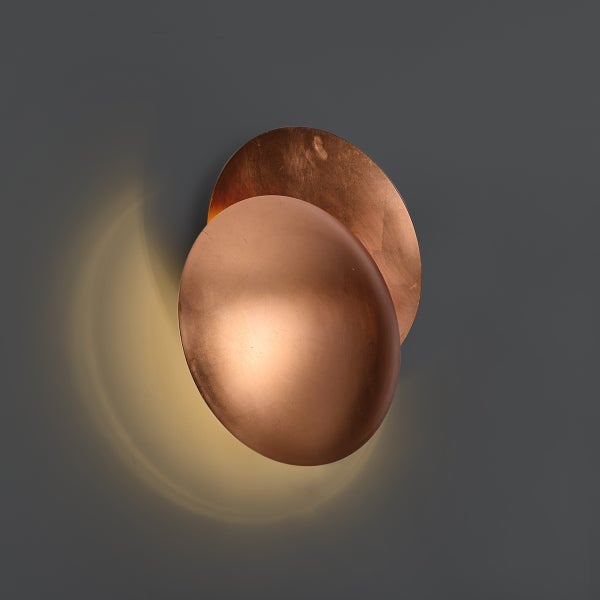 Wandleuchte mit zwei runden, sich überlappenden Elementen