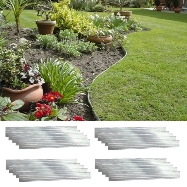 Flexible Metall Rasenkante als Abgrenzung zwischen Rasenflaeche und Gartenbeet mit Pflanzen in Tontoepfen und gezeigte Metallstreifen im Set.