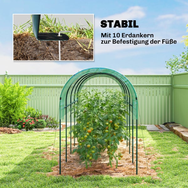 Folientunnel für Tomaten im Garten mit Detailansicht eines Erdankers zur Befestigung der Füße im Boden.