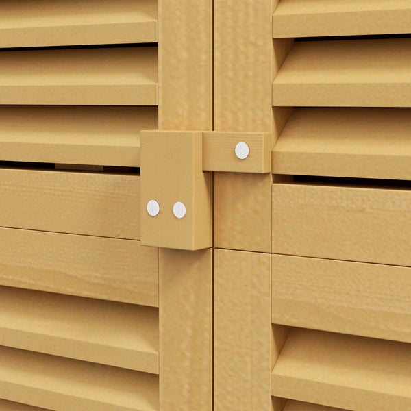 Detailansicht einer Holzkonstruktion mit Lamellenpaneelen, Metallscharnieren und quadratischen Holzverstärkungen.