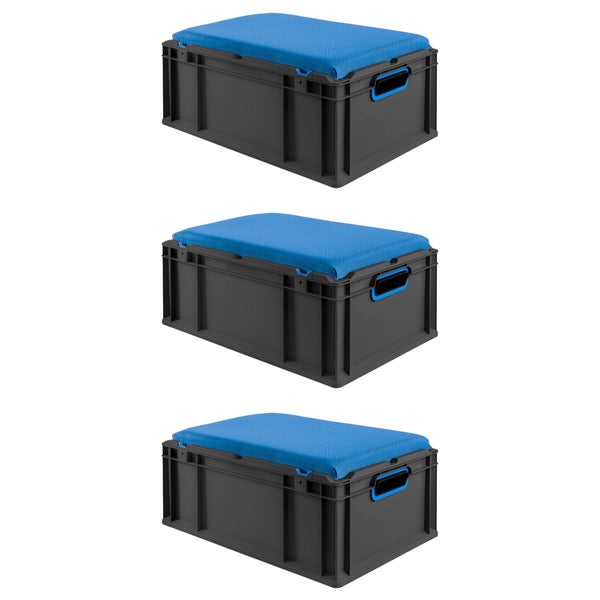 Drei graue Euroboxen mit blauen gepolsterten Sitzen
