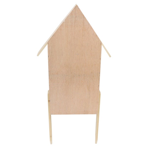 Rückansicht eines dekorativen Hauses aus hellem Holz mit spitzem Dach und zwei dünnen Beinen.
